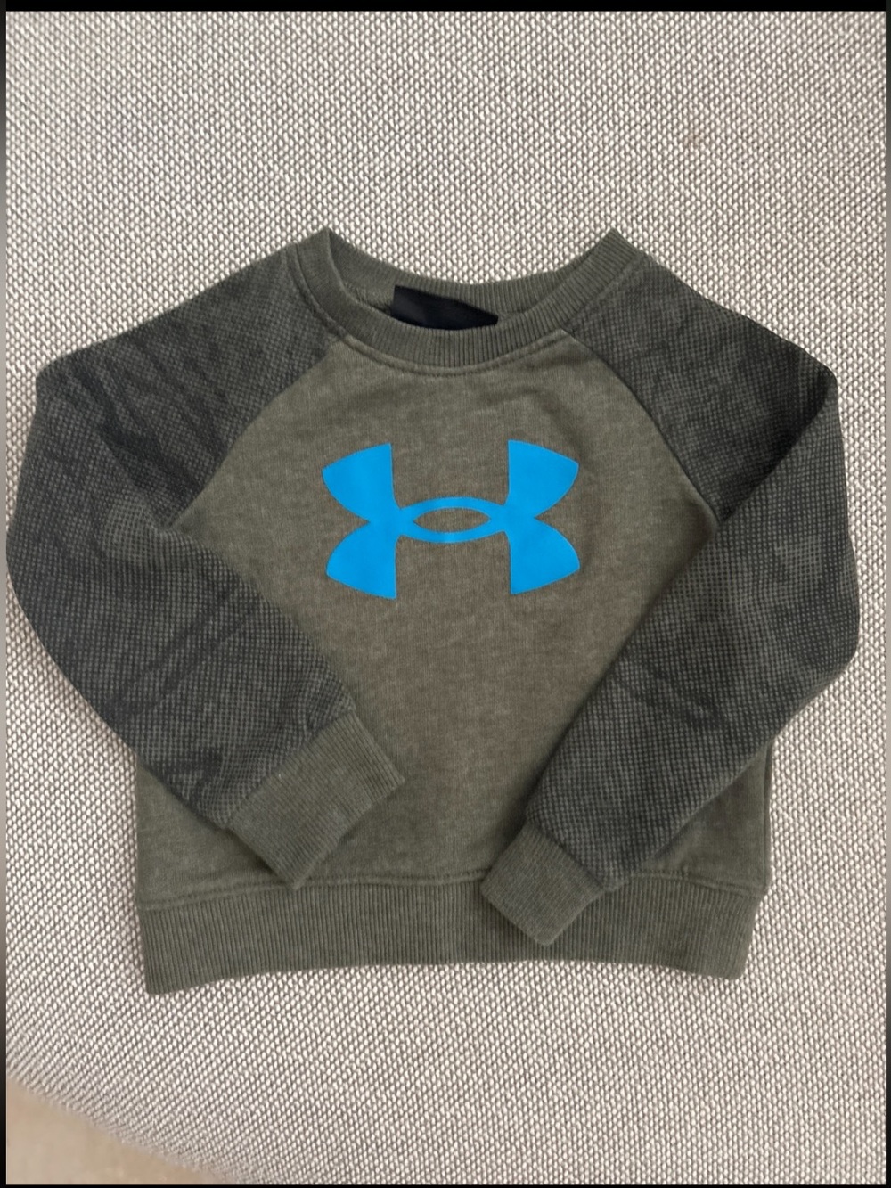 Under Armour Kids Olive & Dark Olive Crew Sweatshirt with Bright Blue Logo
